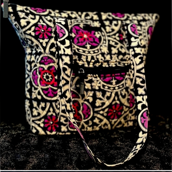Vera Bradley Scroll Medallion Large Tote MINT CONDITION - Picture 1 of 7